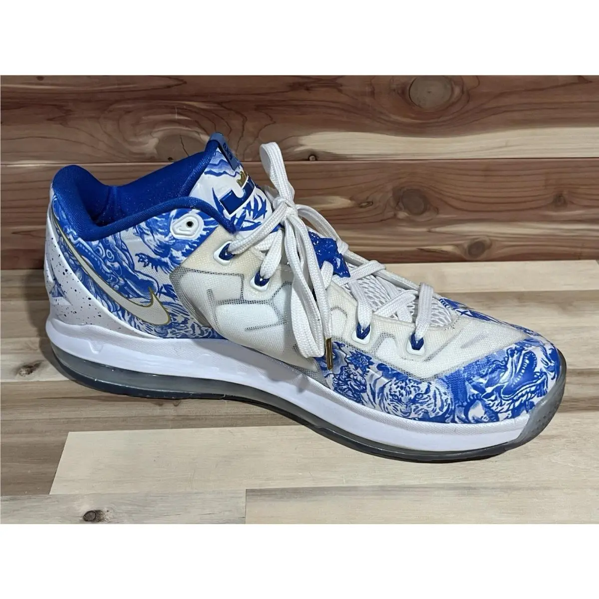 Nike shoes - Max Lebron XI Low CH Pack - White 2