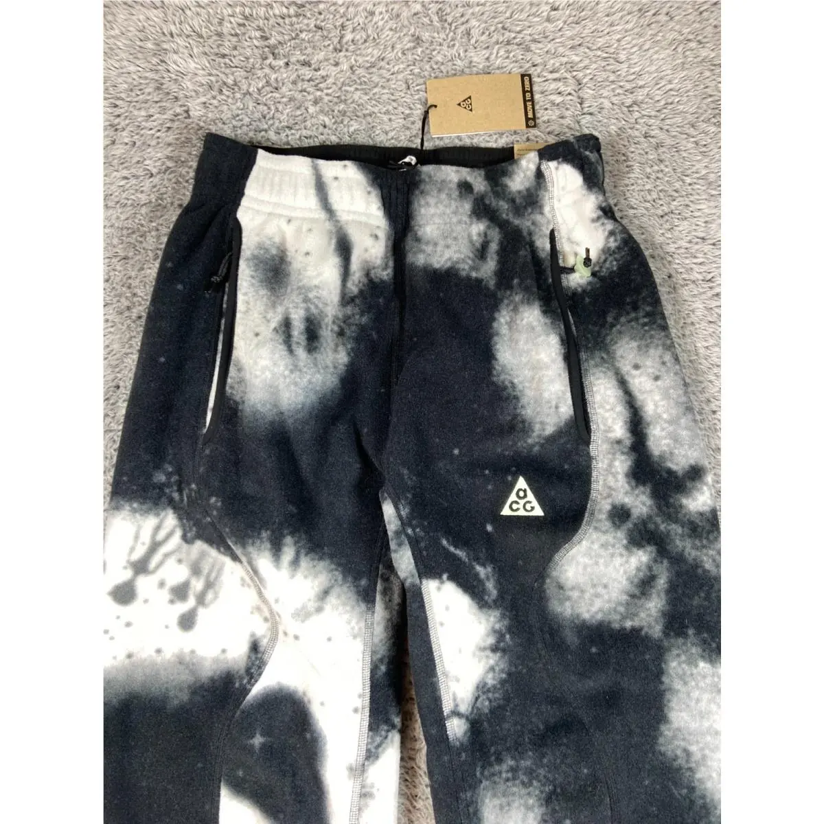 Nike clothing - Nike ACG Wolf Tree - ACG Wolf Tree - Black 4