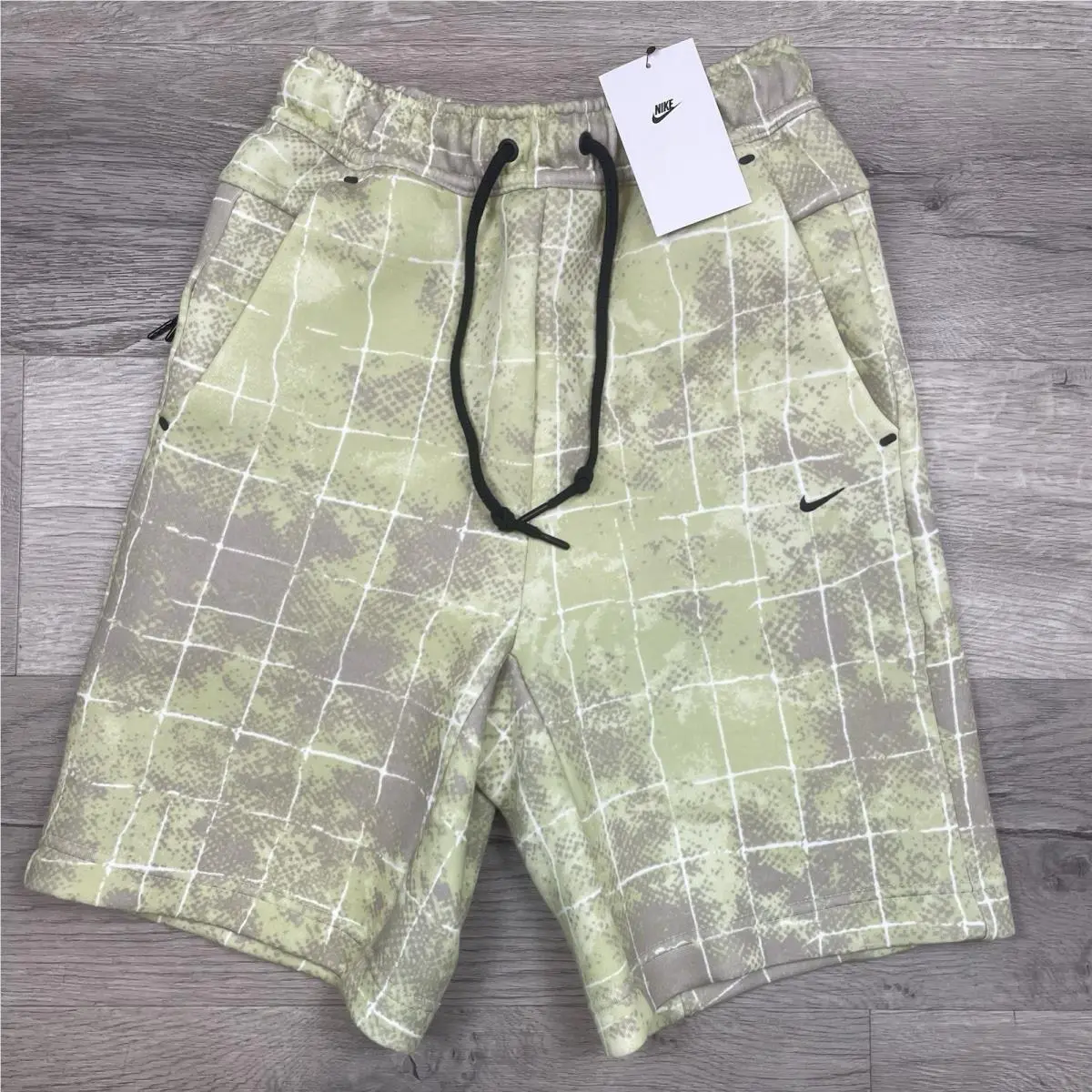 Nike Tech Grid Fleece Shorts Mens Size XS IF1329-371 Rare