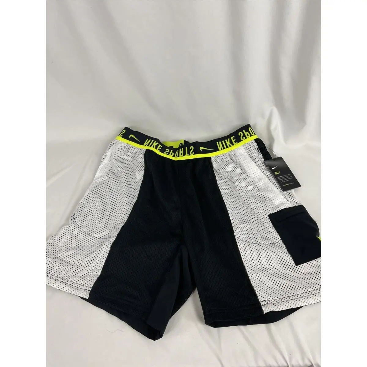 Nike Nsw Reversible Training Shorts CJ7645-010 Men`s Black White Sz Large