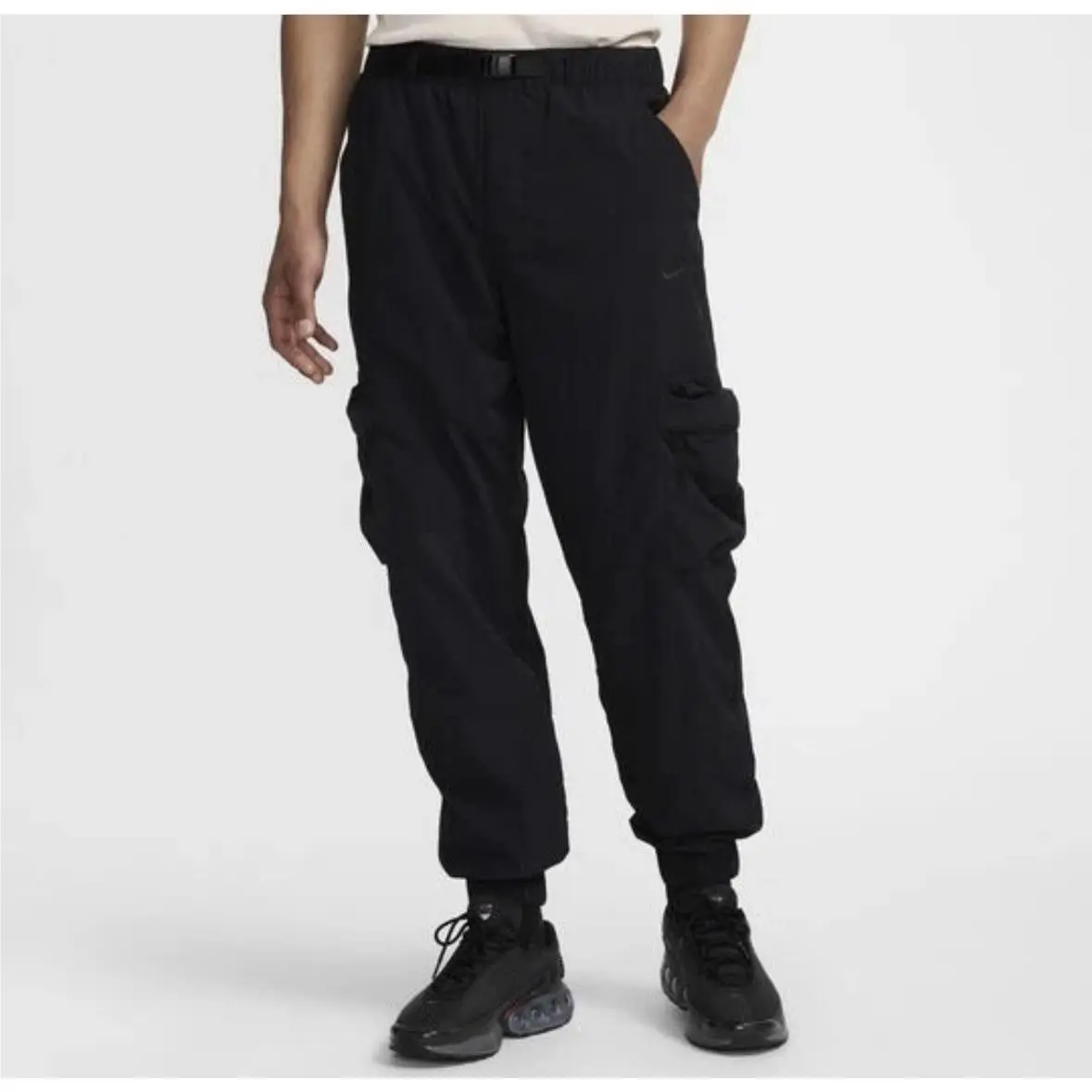 Nike Tech Woven Cargo Pants Relaxed Fit Tapered Leg Black Men’s L FZ0756-010