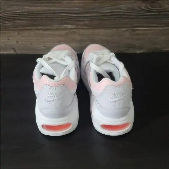 Nike shoes - White 3