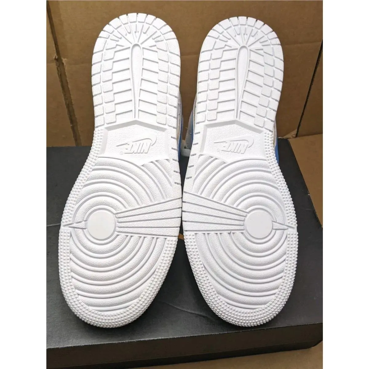 Nike shoes - Jordan OG - White 2