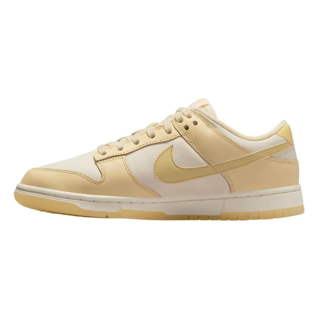 Nike shoes - White 2