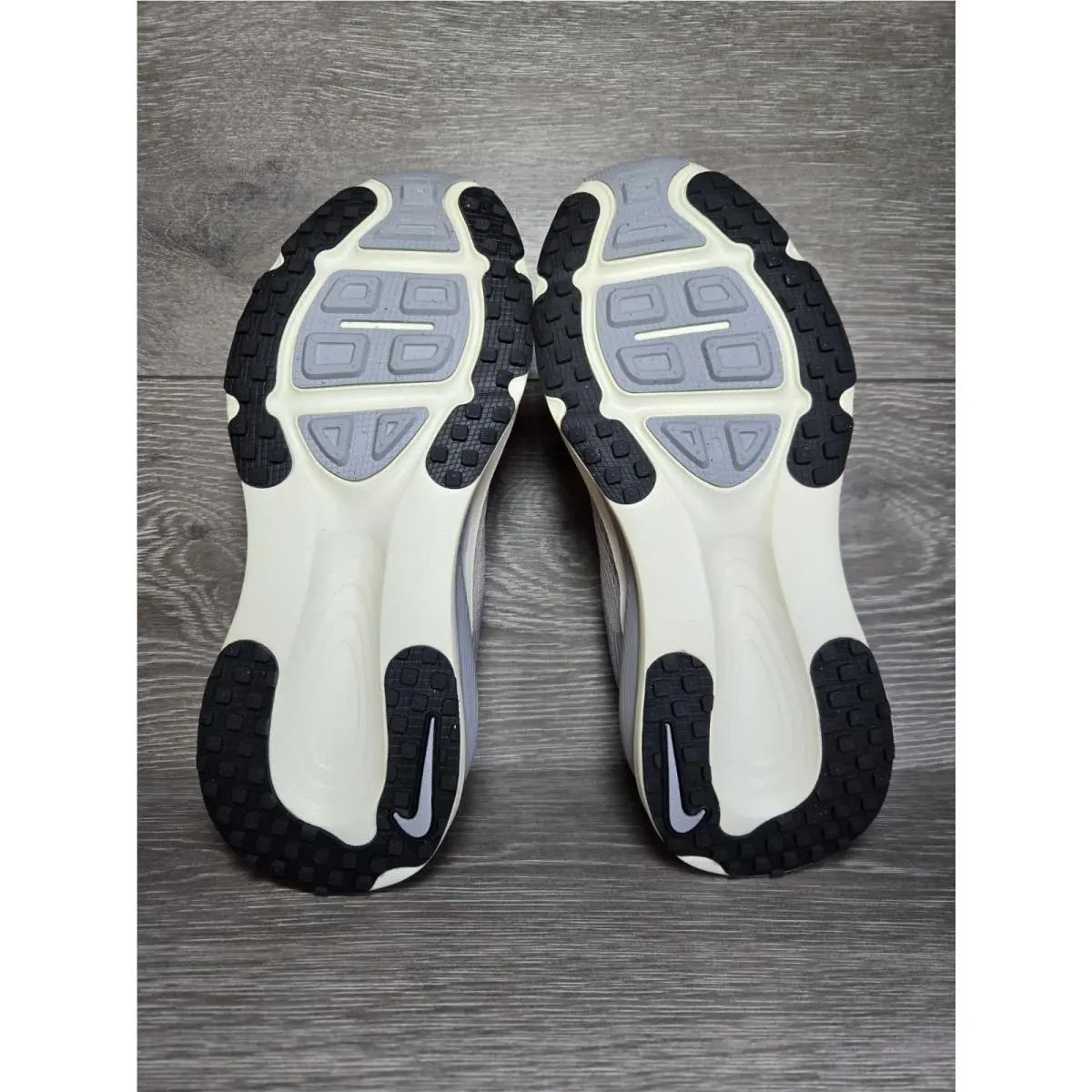 Nike shoes - Nike Vomero 18 - Vomero - Cream, Metallic Gold Grain 3