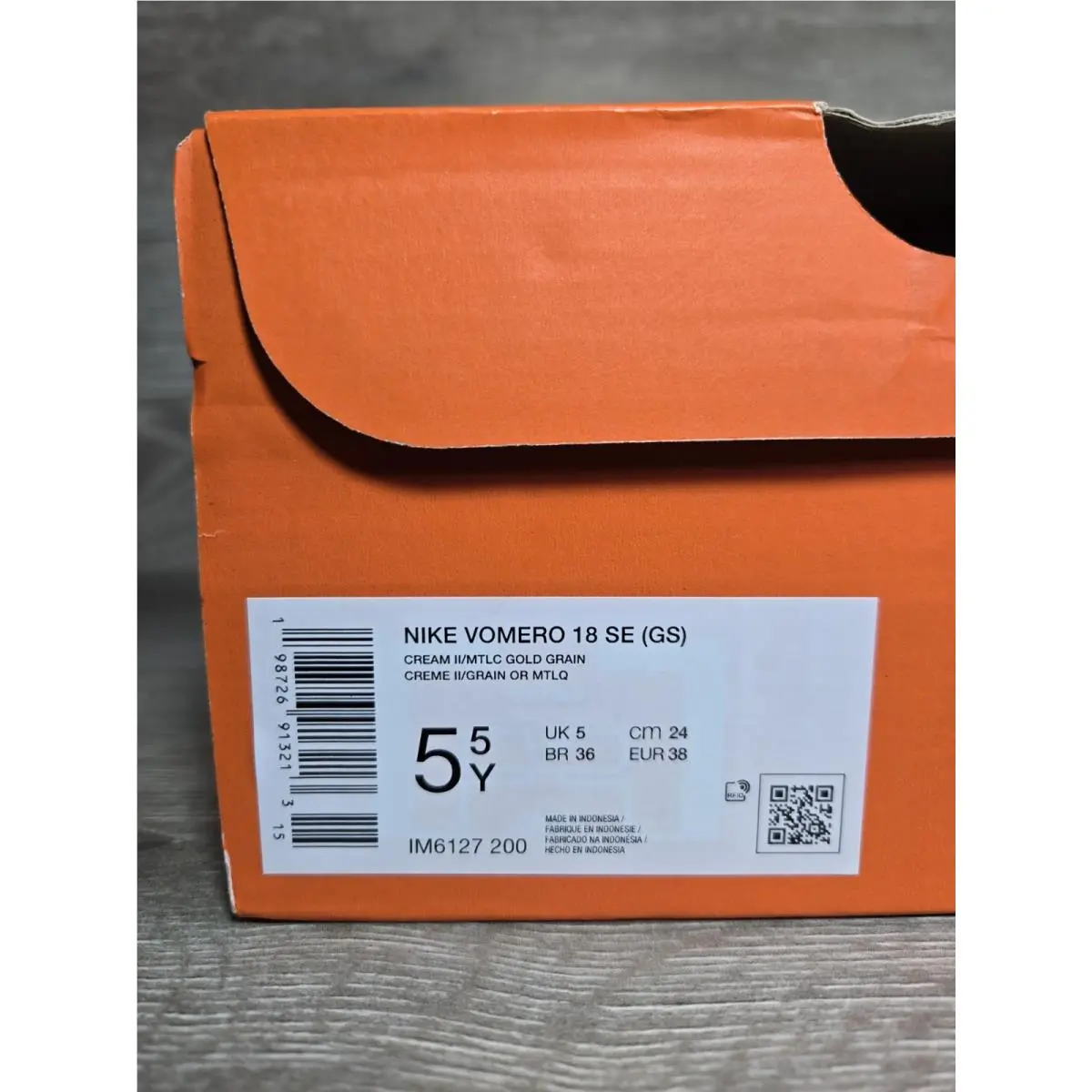 Nike shoes - Nike Vomero 18 - Vomero - Cream, Metallic Gold Grain 5