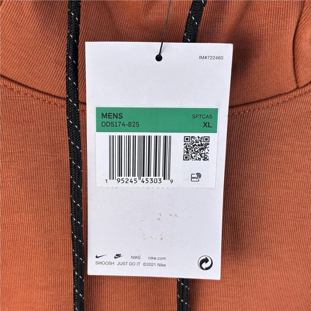Nike clothing - White (UPC: 0195245453039) 1