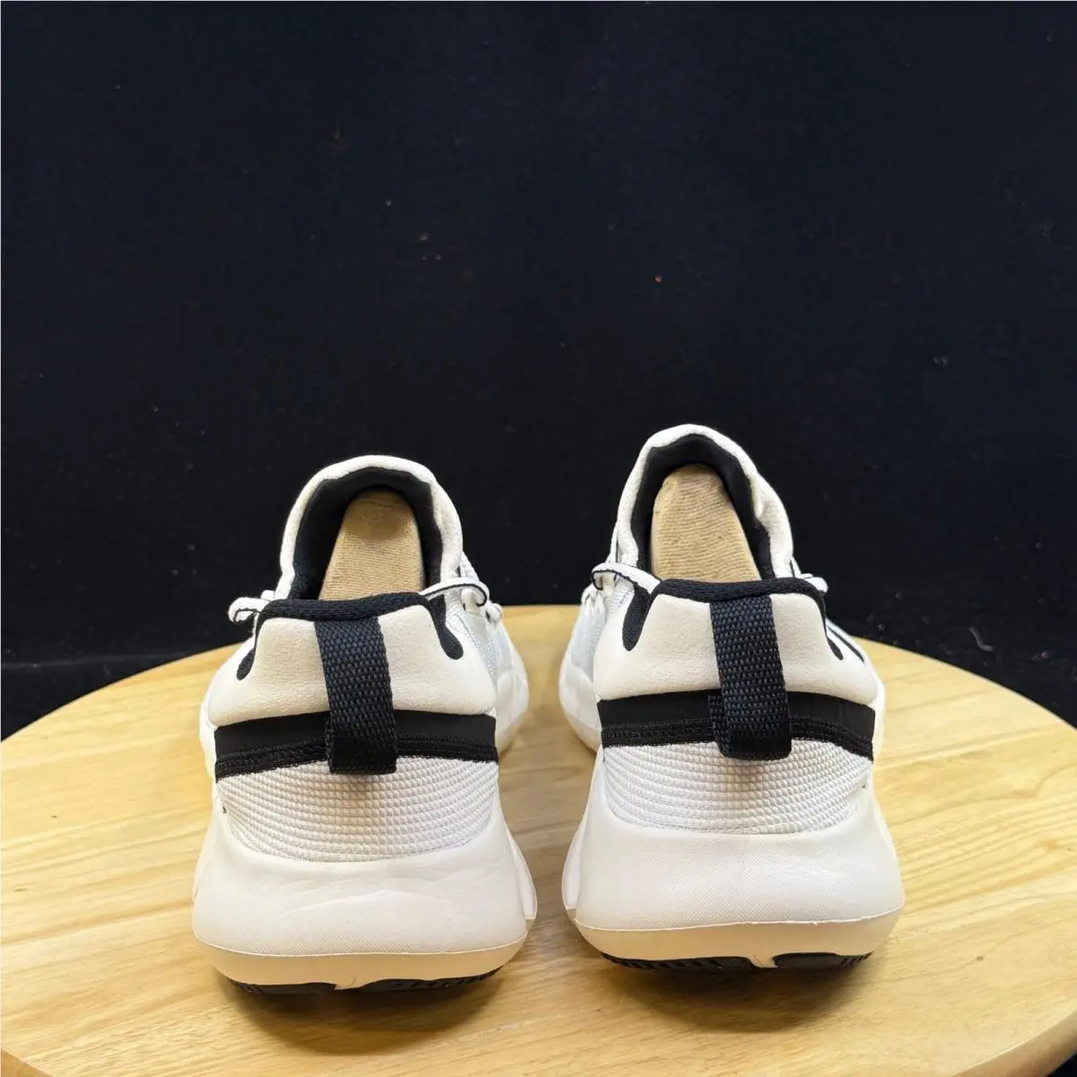 Nike shoes - White 4