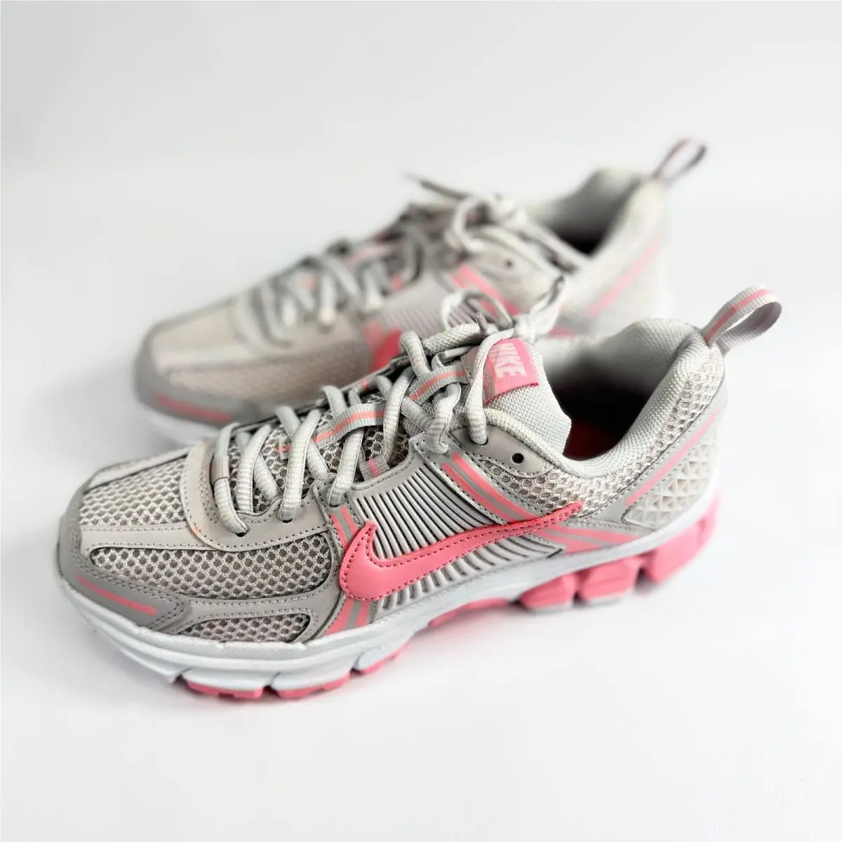 Nike shoes - Pink (UPC: 198484280770) 0