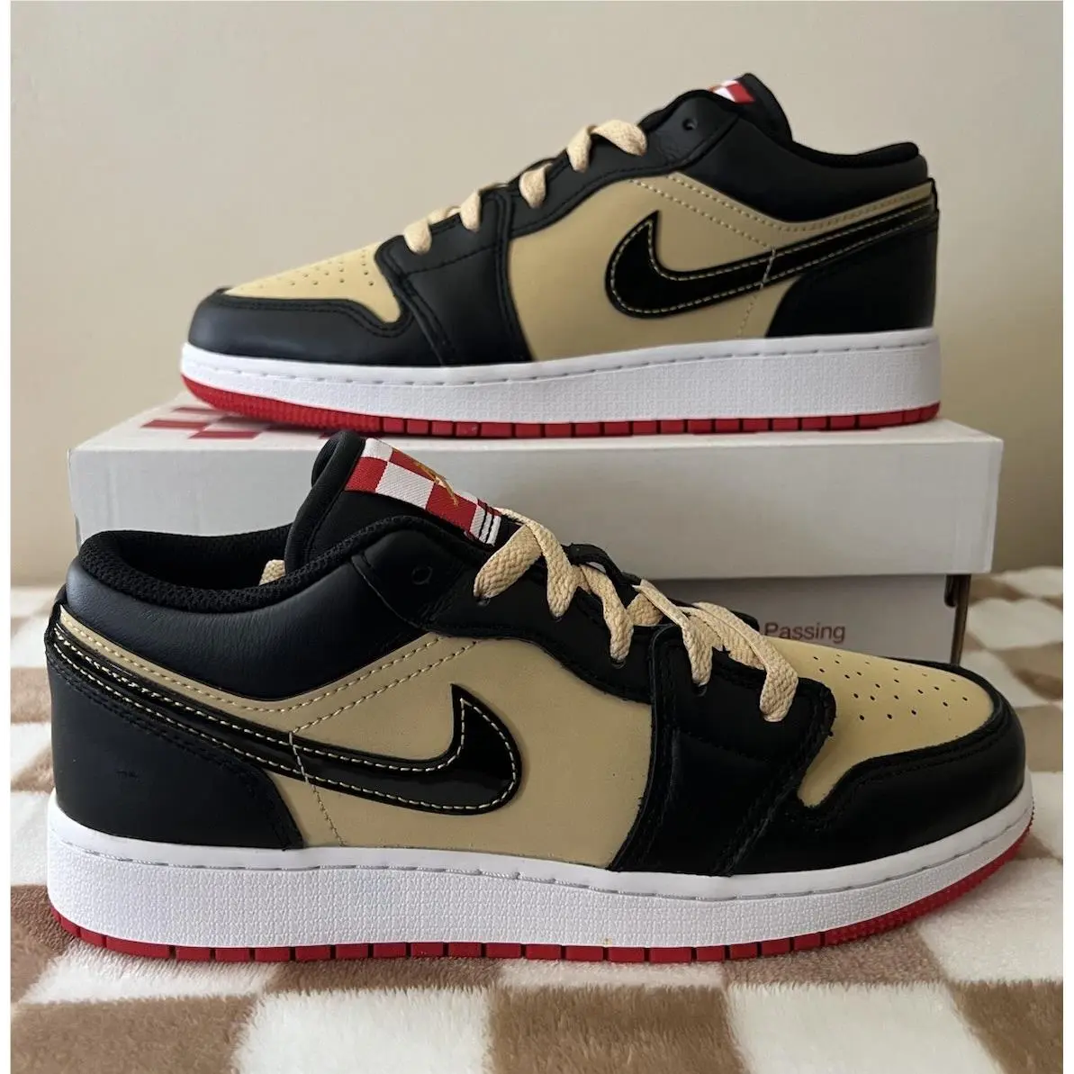 Nike shoes - Air Jordan 1 Low - Air Low - HQ2016 200 - Sesame/Black/Fire Red/White 1
