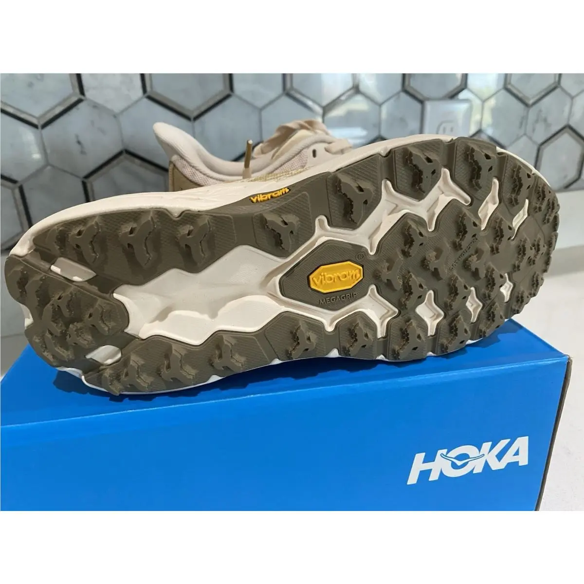Hoka shoes - Hoka One One Speedgoat 5 - Vanilla/Wheat 2