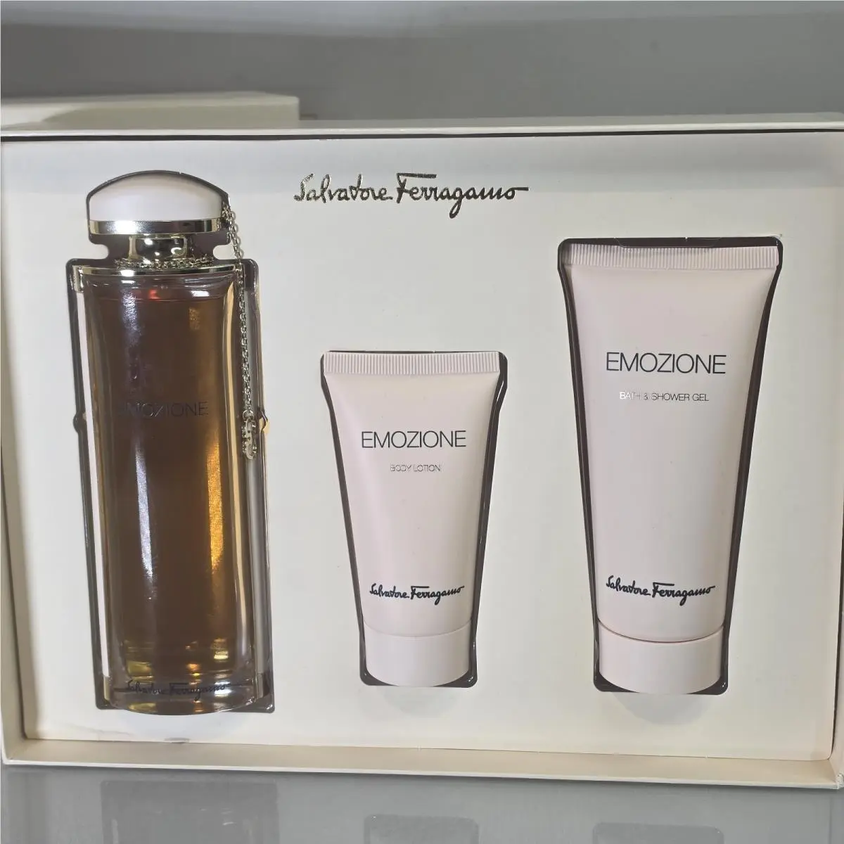 Salvatore Ferragamo Emozione Perfume 3.1 oz Edp + Lotion + Shower Gel 3pc Set
