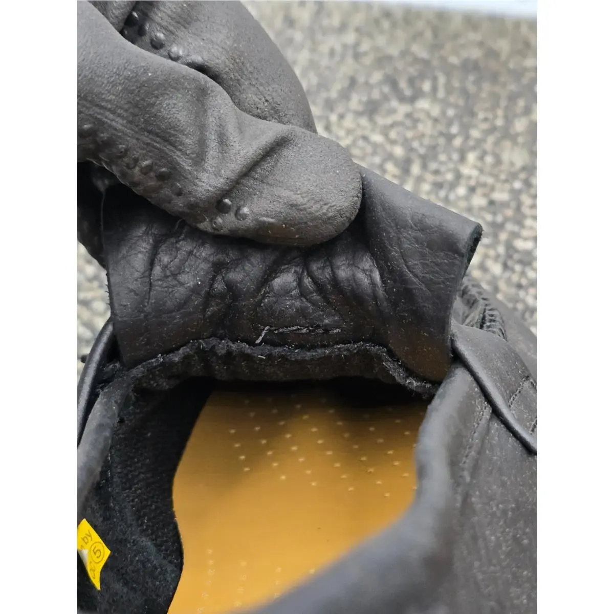 Dr. Martens shoes - 31997001 - R31997001 - Black (UPC: 190665663600) 2