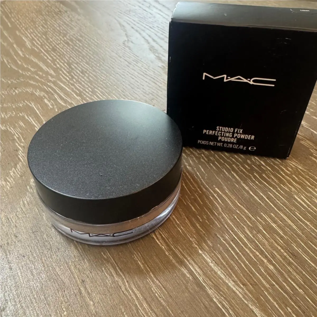 Mac Studio Fix Perfecting Powder 0.28oz 8g Light Loose Matte Setting Powder by MAC Cosmetics