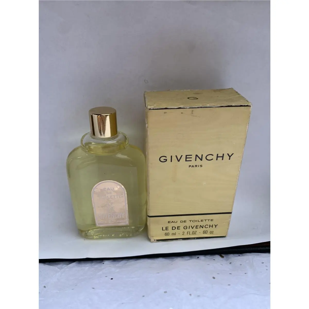 Givenchy Paris Vintage Eau DE Toilette 2 oz Box