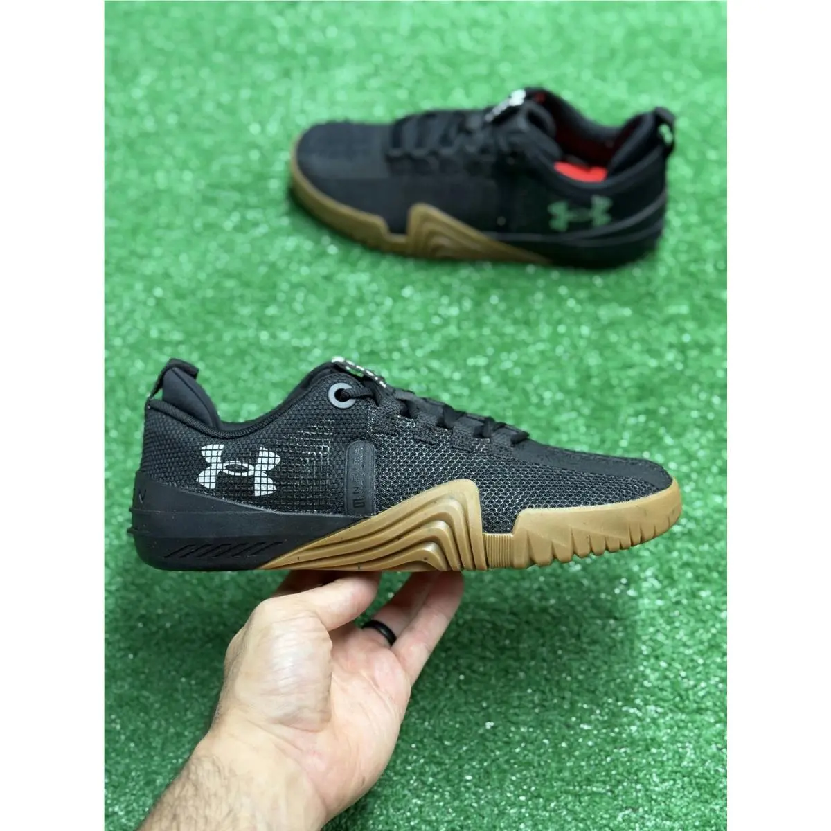 Under Armour Tribase Reign 6 Black Anthratice Silver Mens 3027341-001 Sz 8