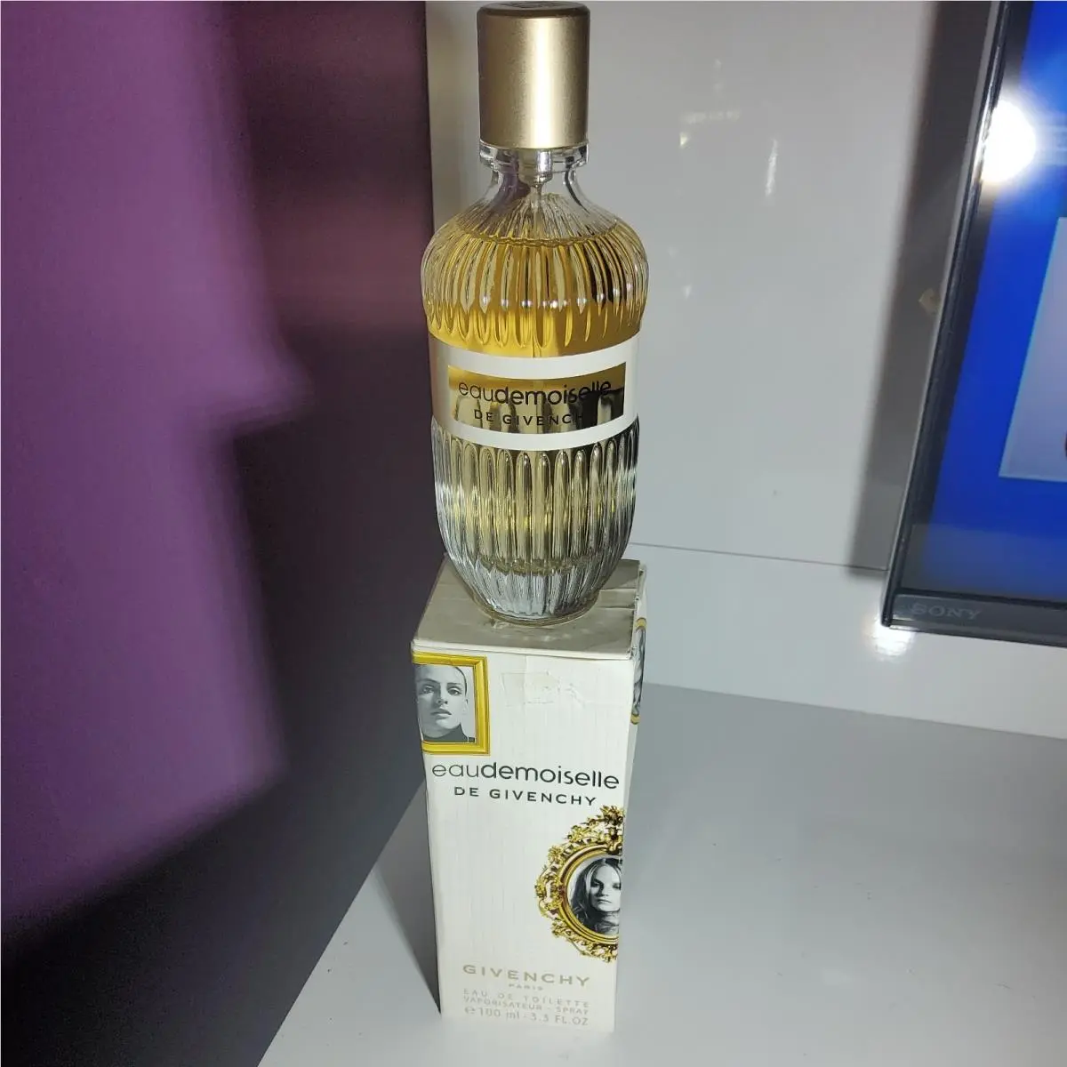 Givenchy Eau DE Moiselle Women Spray 100 ml 3.3 oz - no Celofon w Code