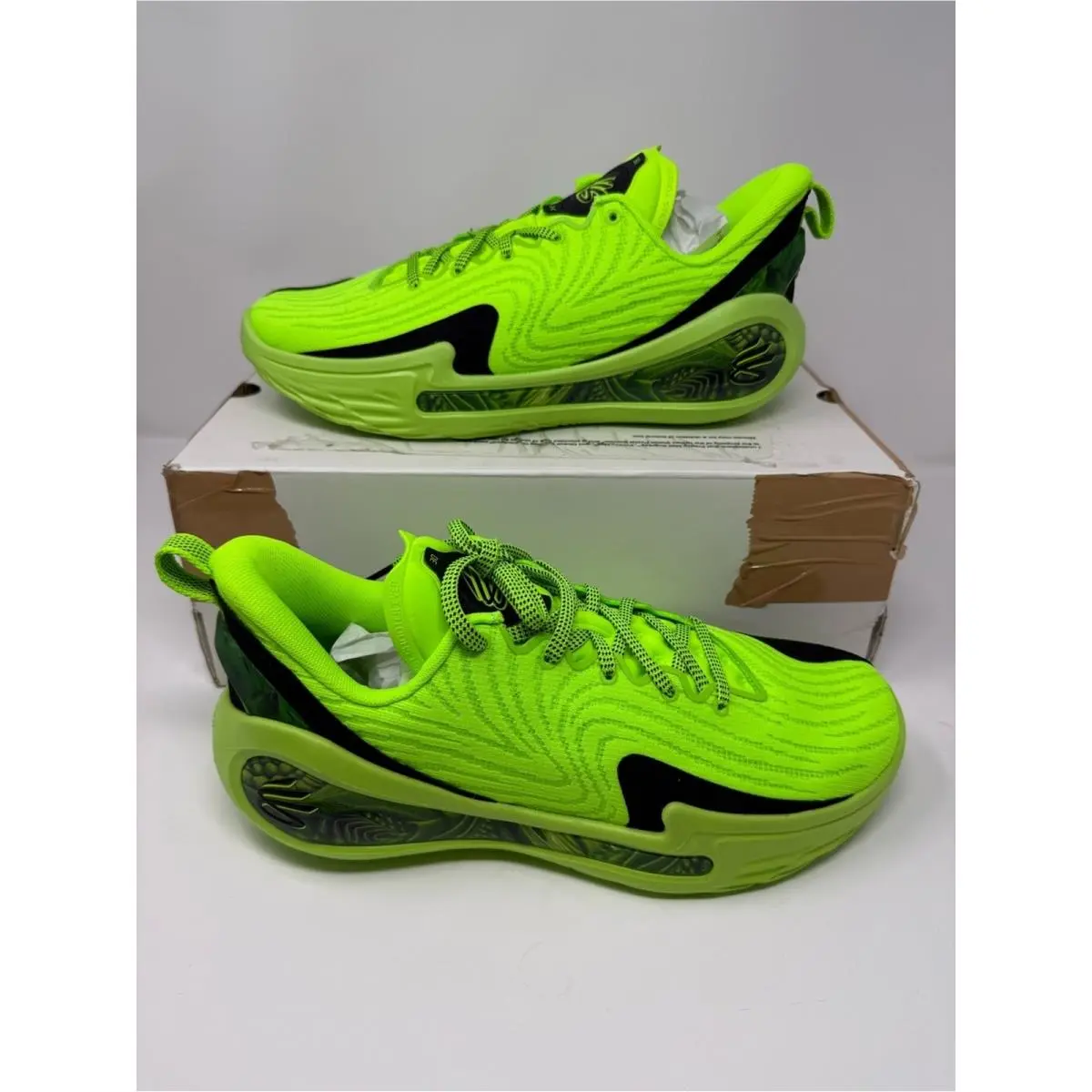 Under Armor‎ Men`s Curry Extl M 10 W 11.5 Unisex Neon Green