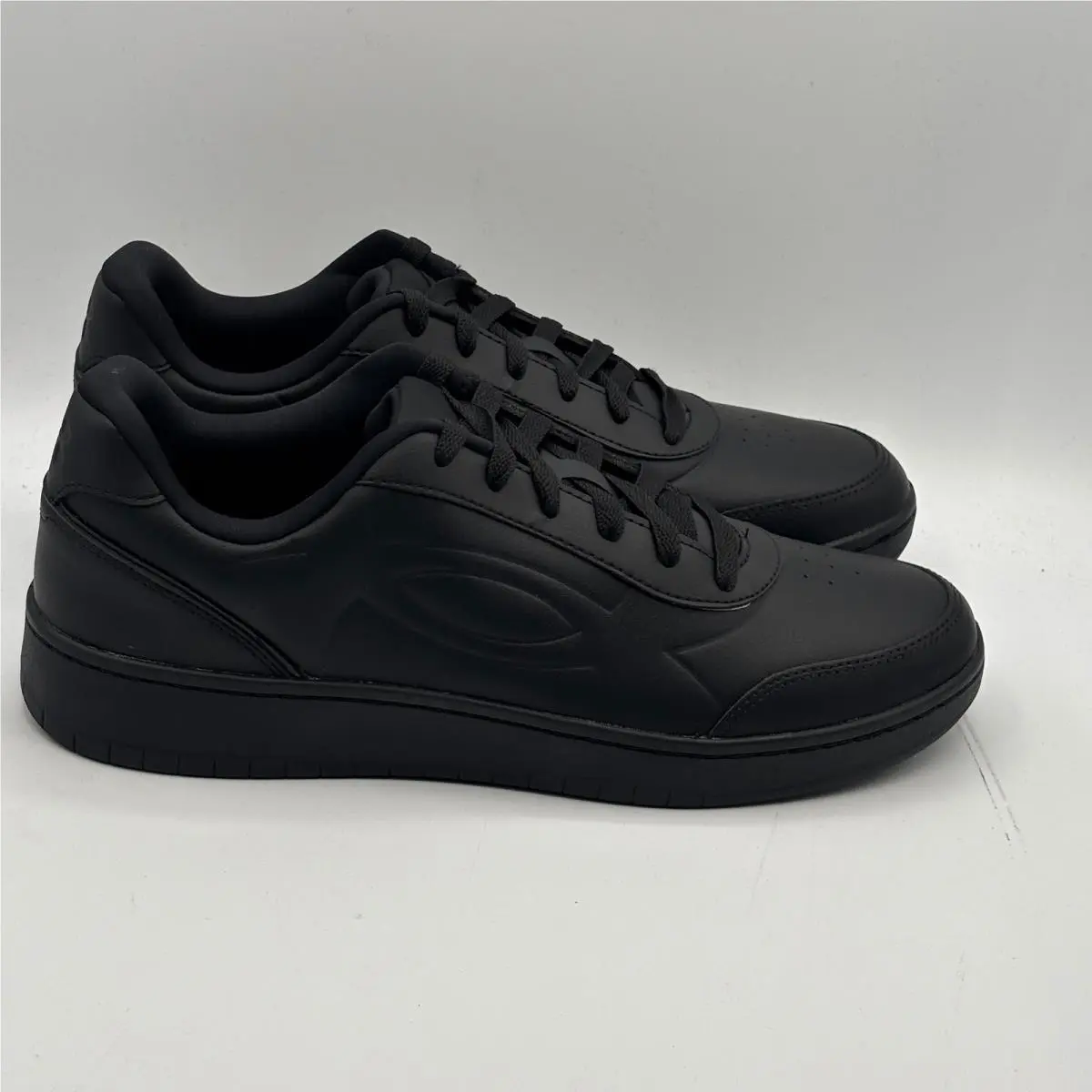 Under Armour UA Tempo Shoes Mens Size 11.5 Black Black Lifestyle 6005795-002