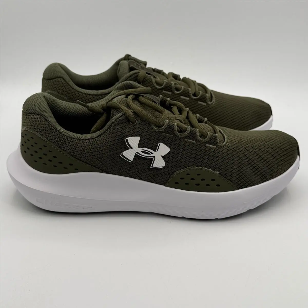 Under Armour Charged Surge 4 Shoes Men Size 10.5 Green White Running 3027000-301