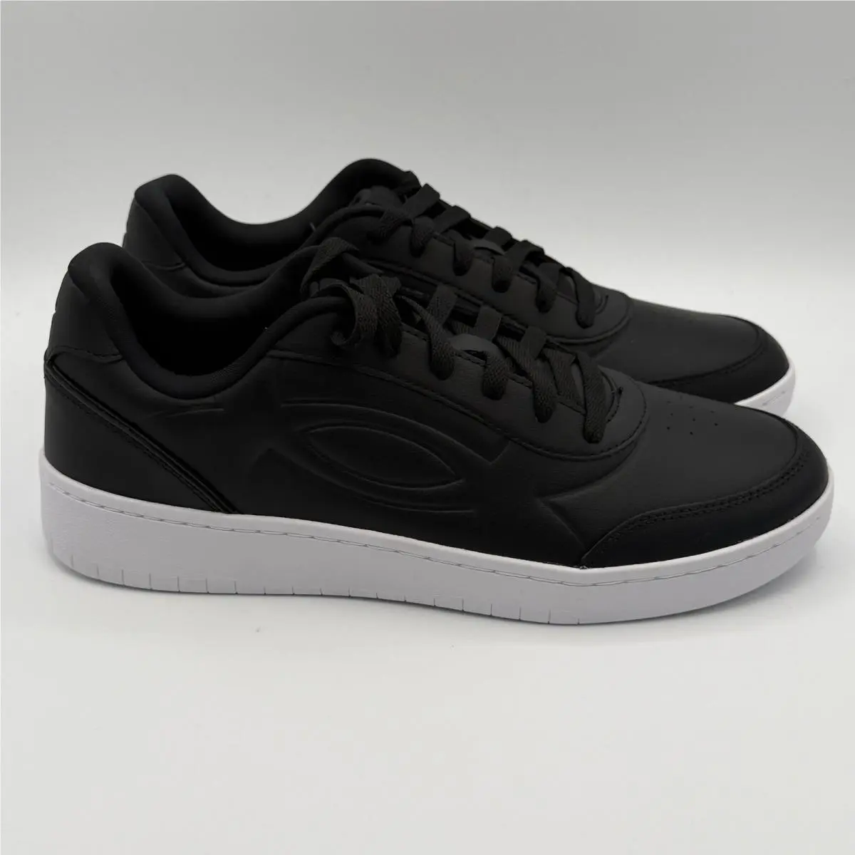 Under Armour UA Tempo Shoes Men Size 10.5 Black White Casual 6005795-001