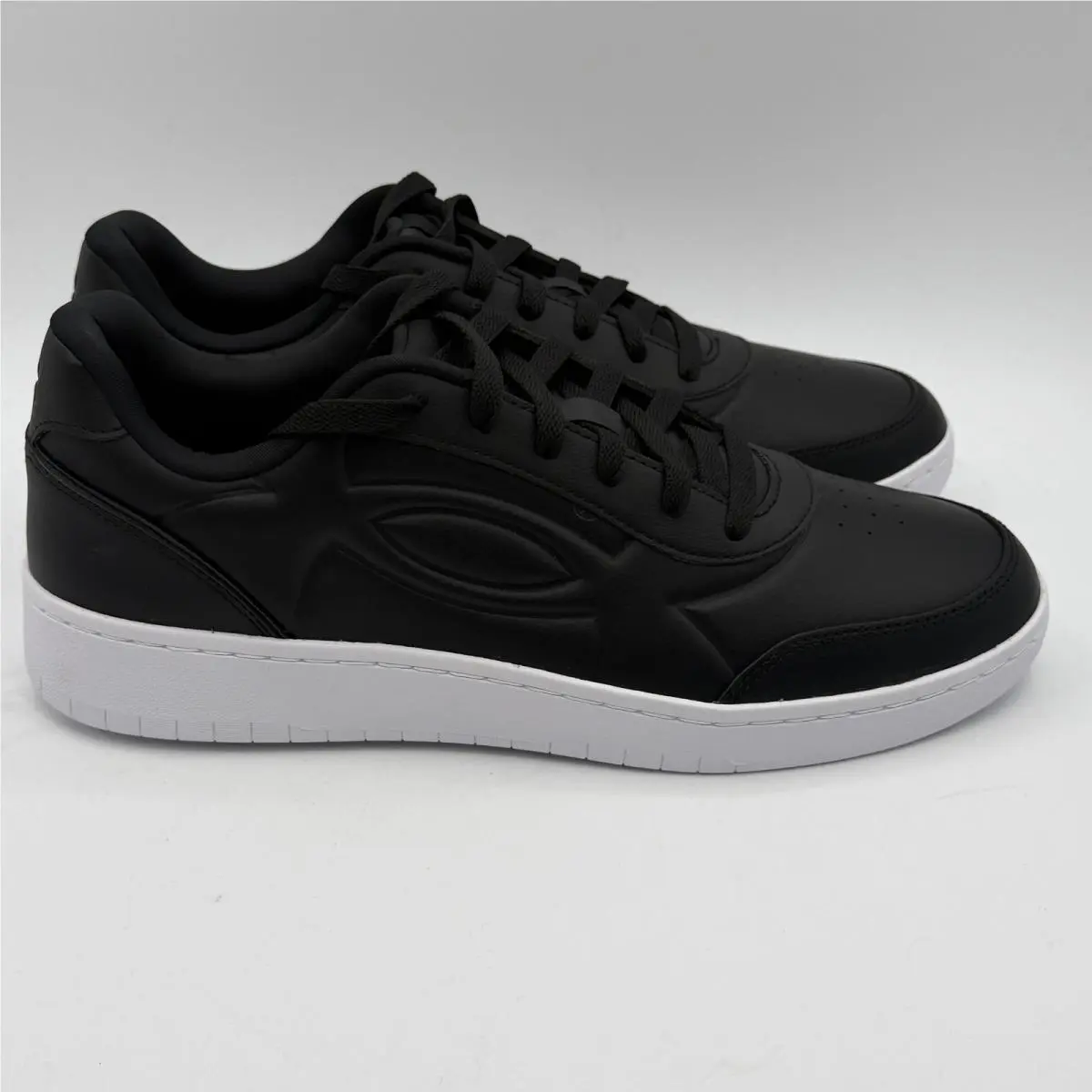 Under Armour UA Tempo Shoes Mens Size 11 Black White Casual 6005795-001