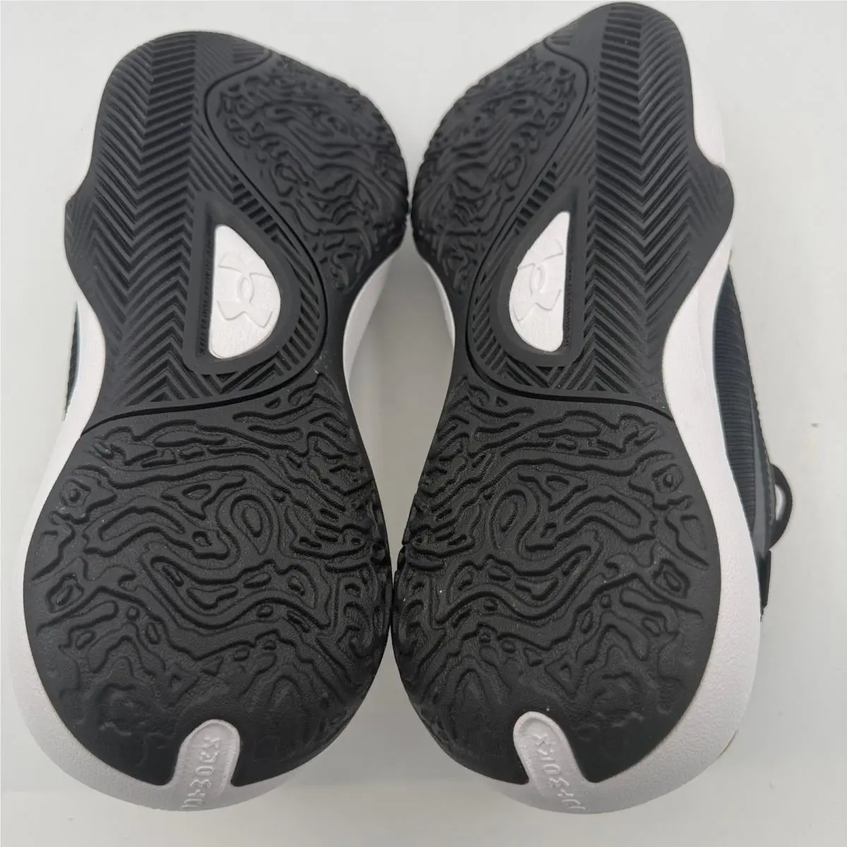 Under Armour shoes - Lockdown 7 Low - Lockdown Low - Black 4