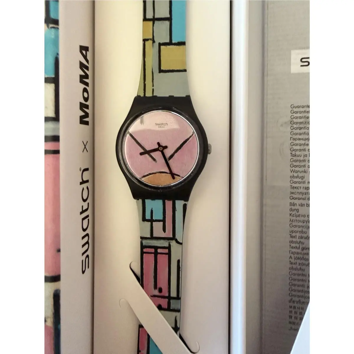 Swatch GZ350 Moma Art Collection Composition IN Oval BY Piet Mondrian - Nuovo