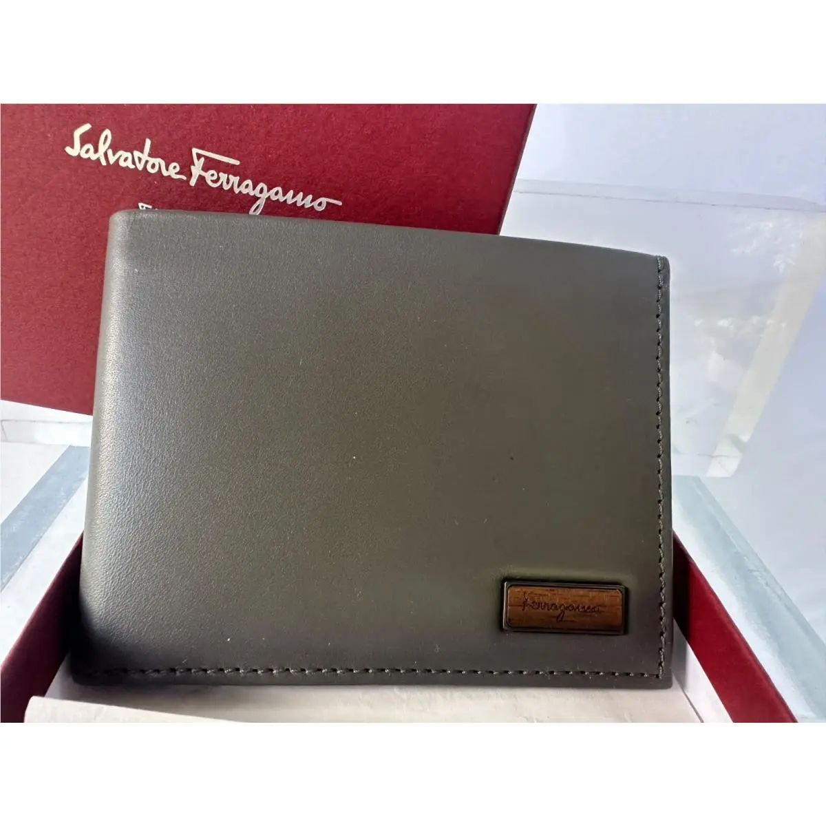 Men`s Wallet Bi-fold CC Holder Gray Leather by Salvatore Ferragamo