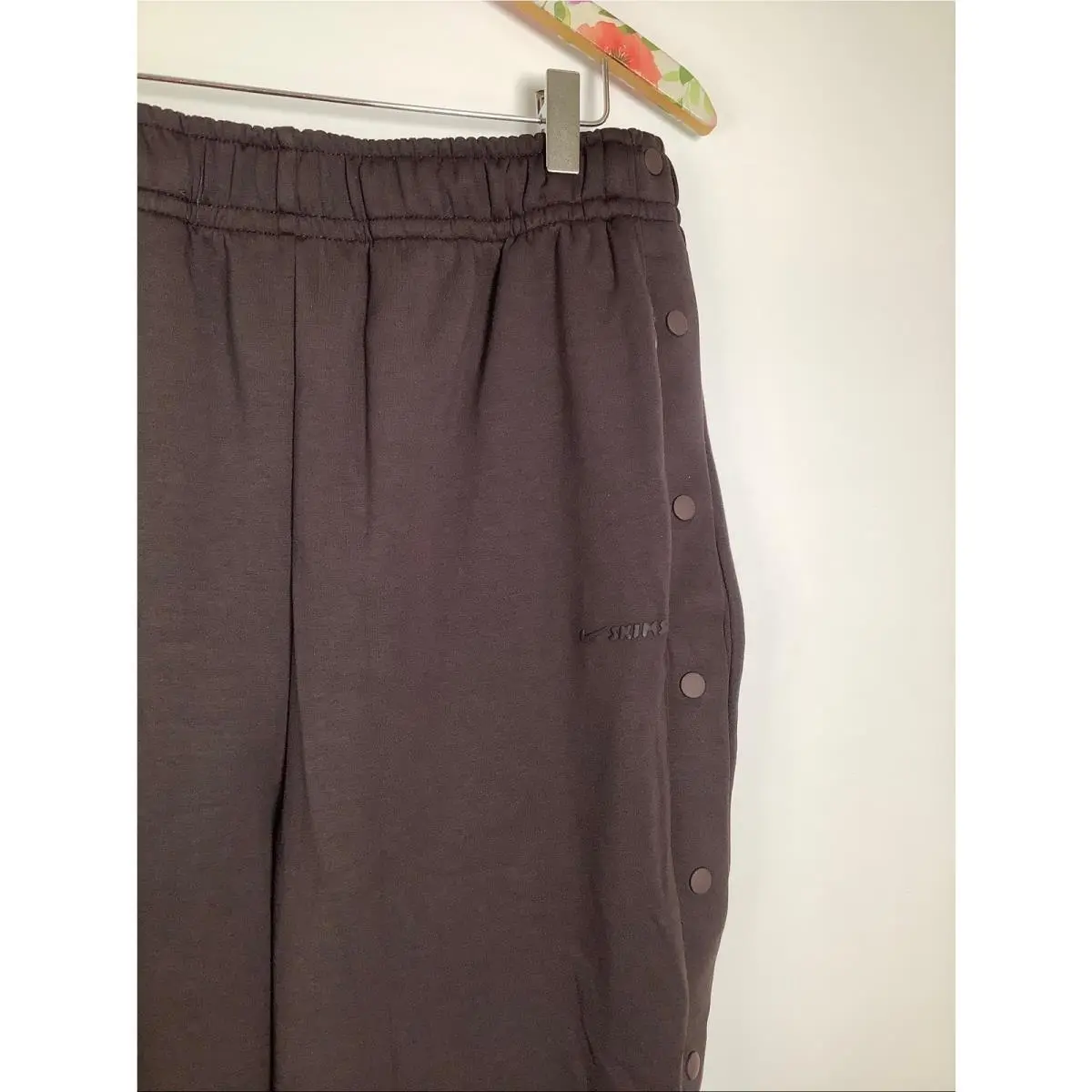 Nike clothing - Brown 1