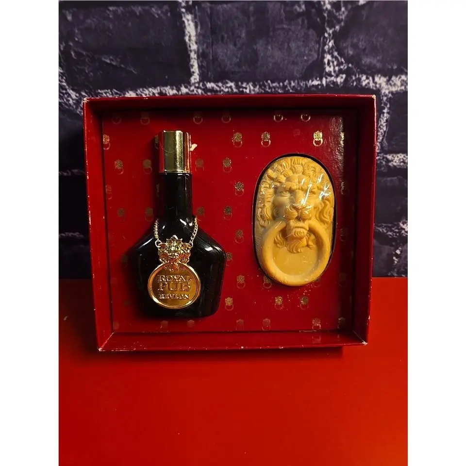 Revlon Royal Pub After Shave Lion Head Medallion Soap Gift Set Boxed Vintage