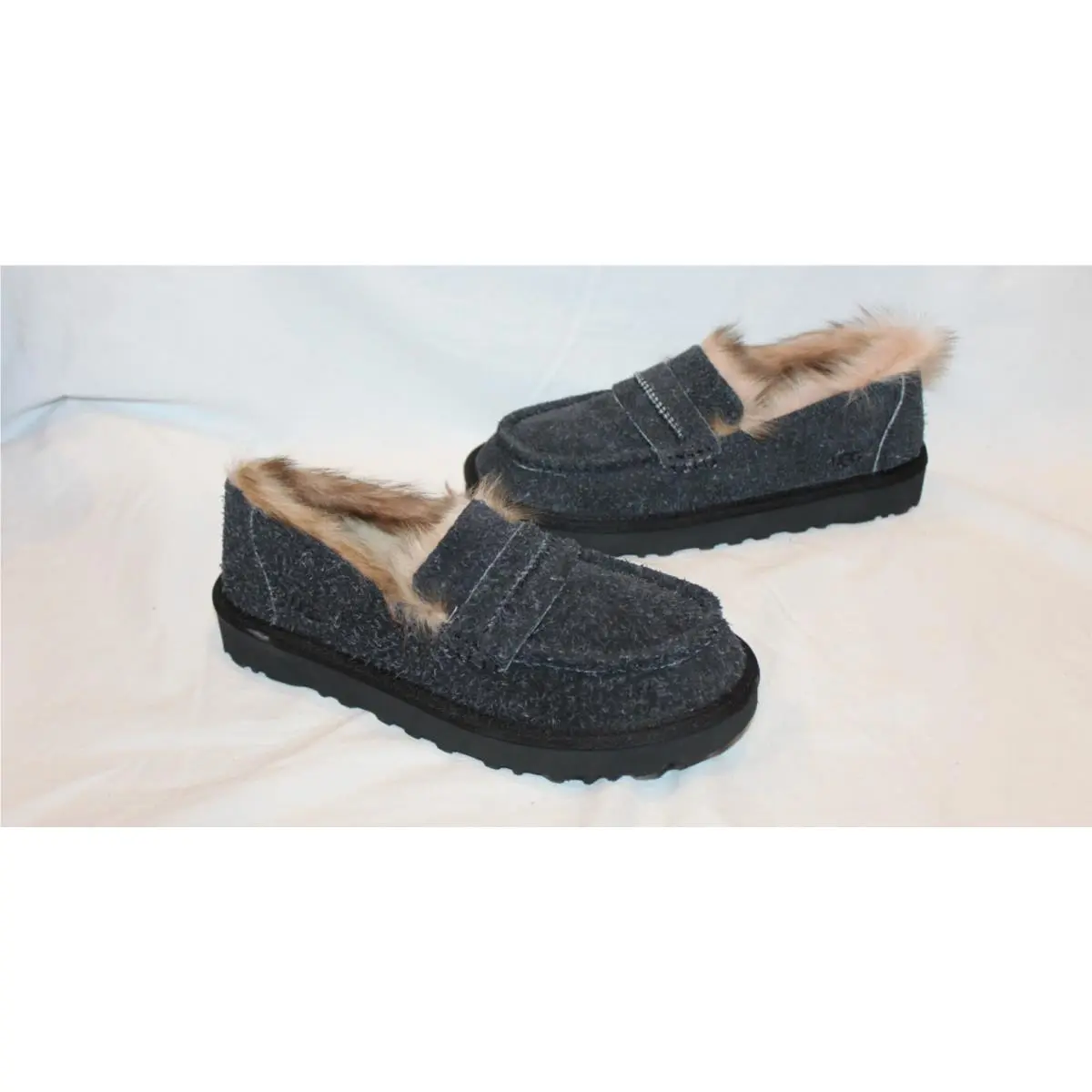 Ugg Ellis Women`s Suede Sheepskin Lining Slip On Loafer Slippers Black EU 37 U 6