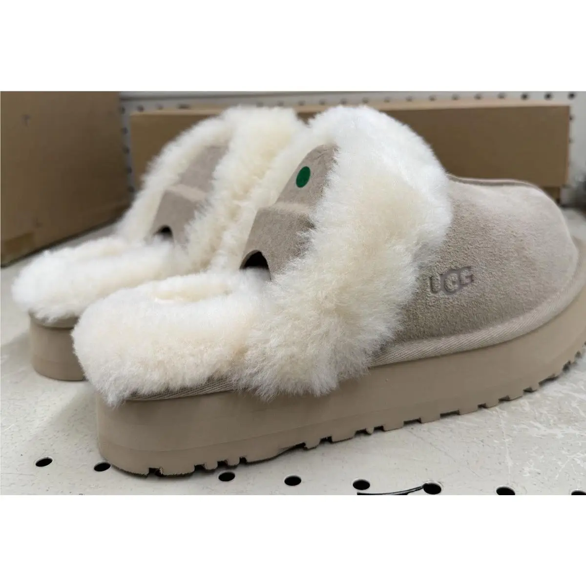 UGG shoes - UGG Disquette - Disquette - Sand (UPC: 197634285917) 1