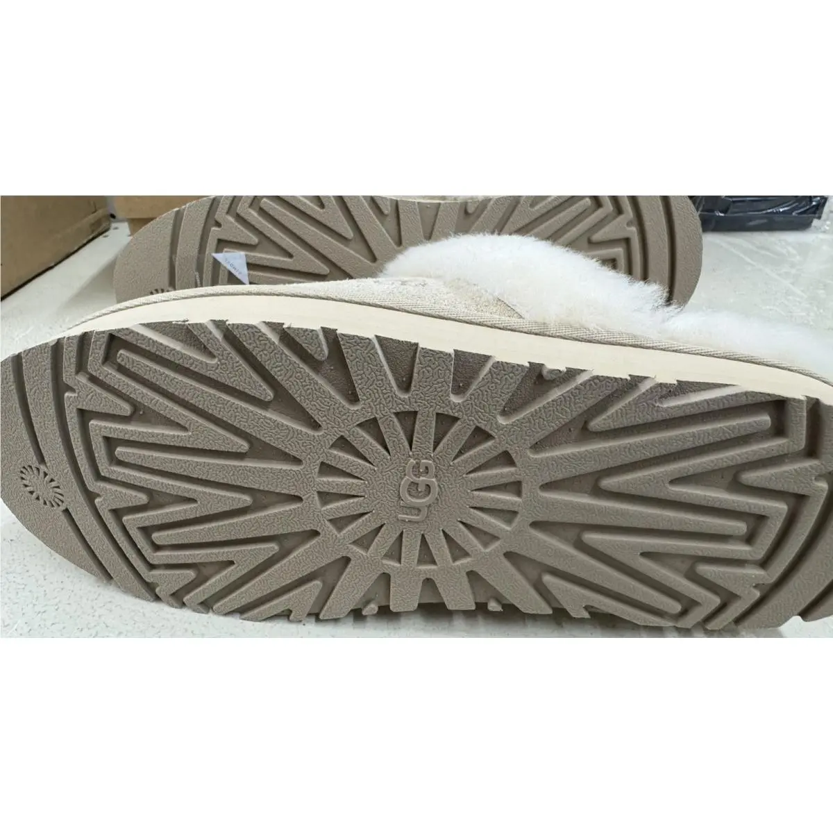 UGG shoes - UGG Disquette - Disquette - Sand (UPC: 197634285917) 4