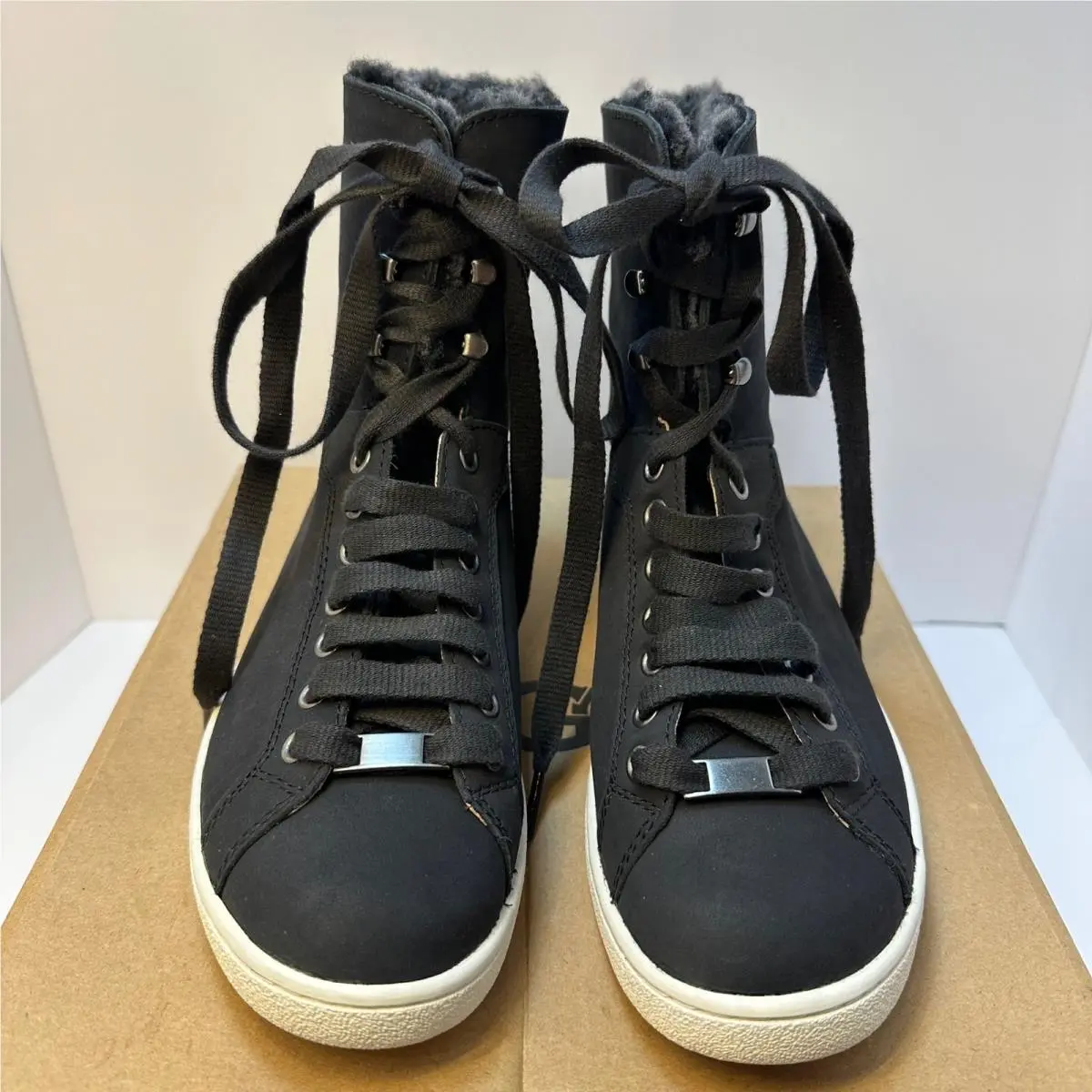 Ugg Starlyn Black Nubuck High Top Shearling Lined Sneakers 1019715 Women 8