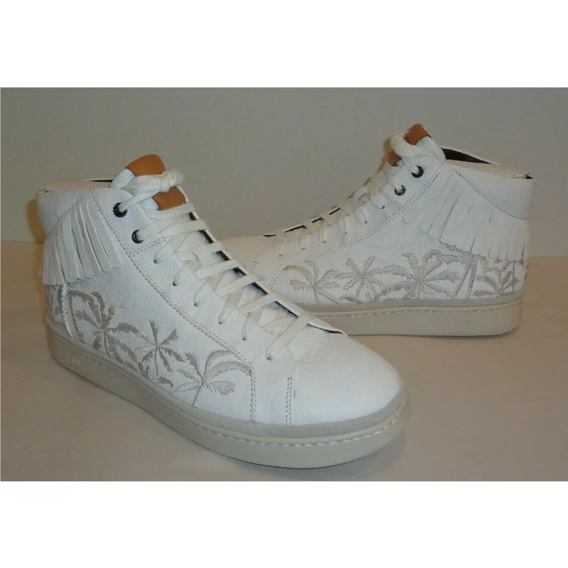 UGG shoes - White (UPC: 191142362795) 0