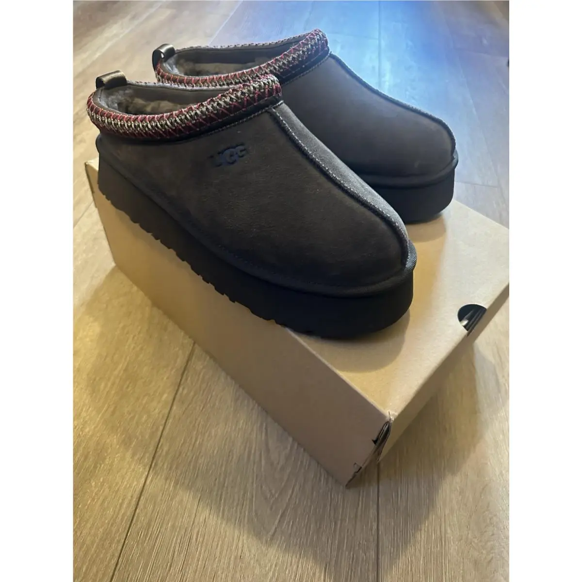 Ugg Women`s Tazz II Slippers in Dusted Cocoa Model 1174471 Size 9