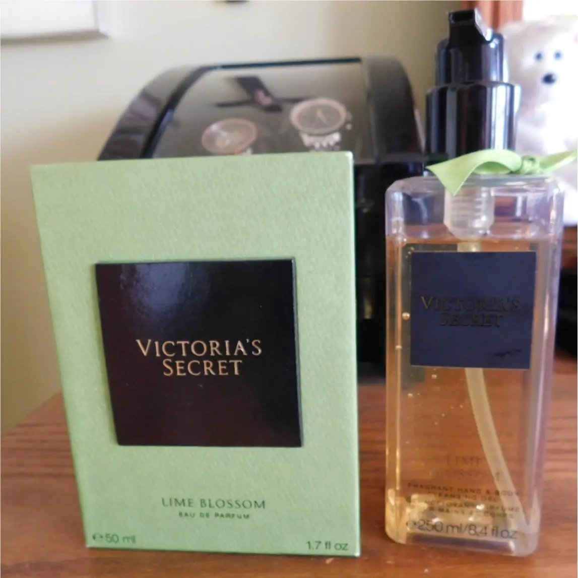 Victoria`s Secret Lime Blossom Eau de Parfum Spray 50 ml / 1.7fl oz Body Wash by Victoria's Secret
