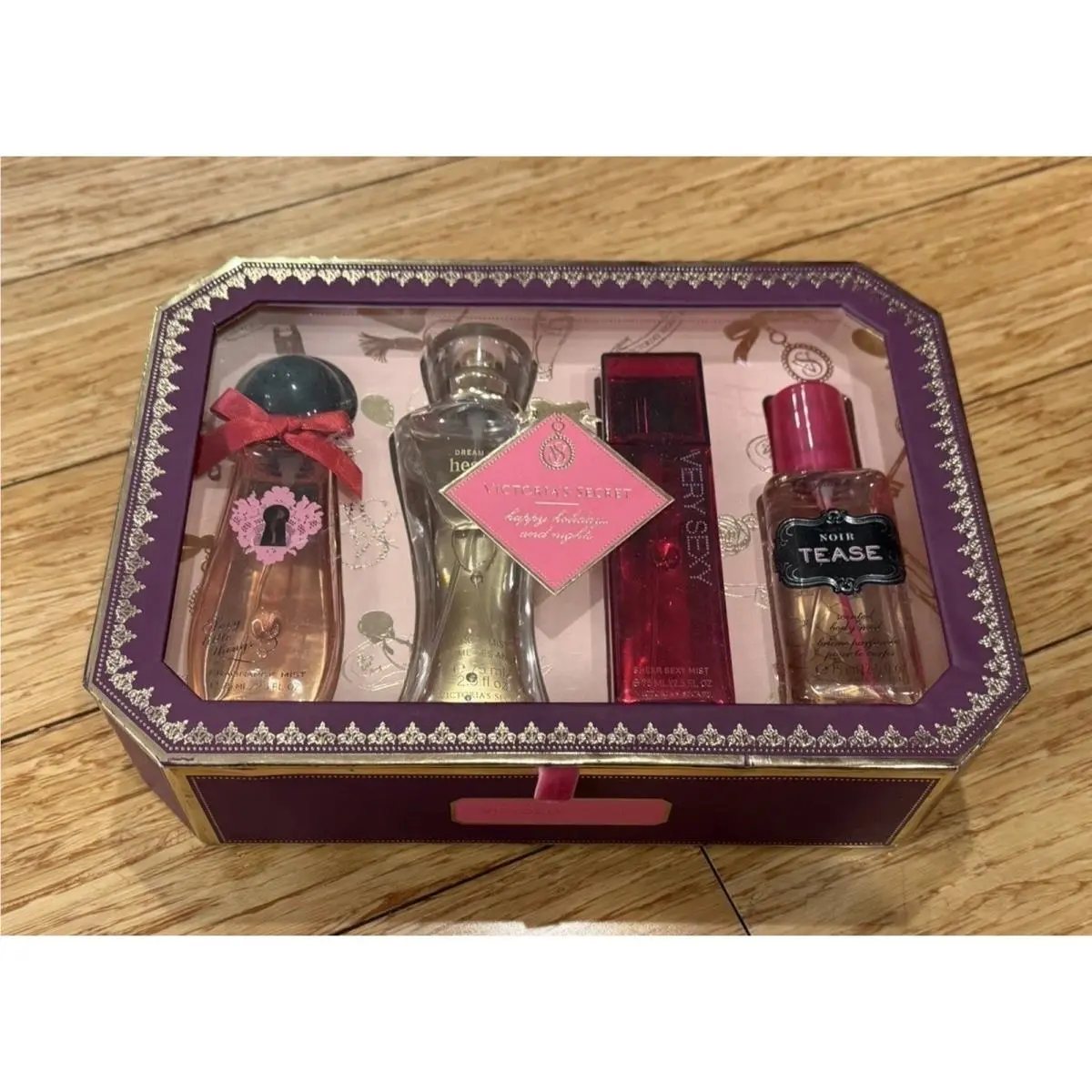 Victoria’s Secret 4 Piece Gift Set Mist Each 2.5 Oz Happy Holidays Nights Rare