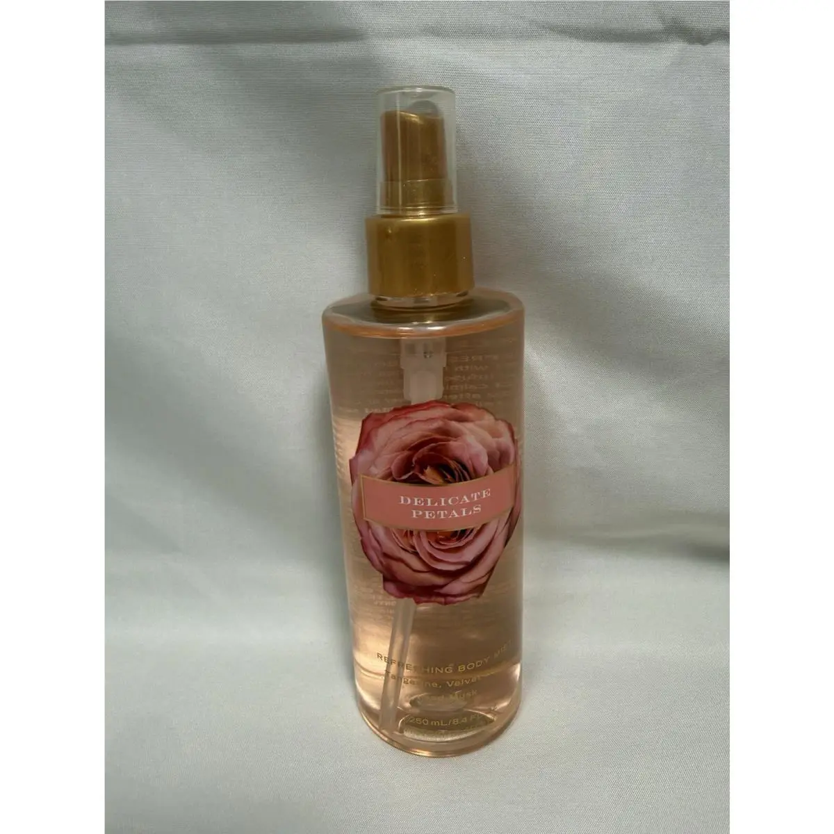 Victoria`s Secret Delicate Petals Fragrance Body Mist 8.4 fl oz Rare Retired