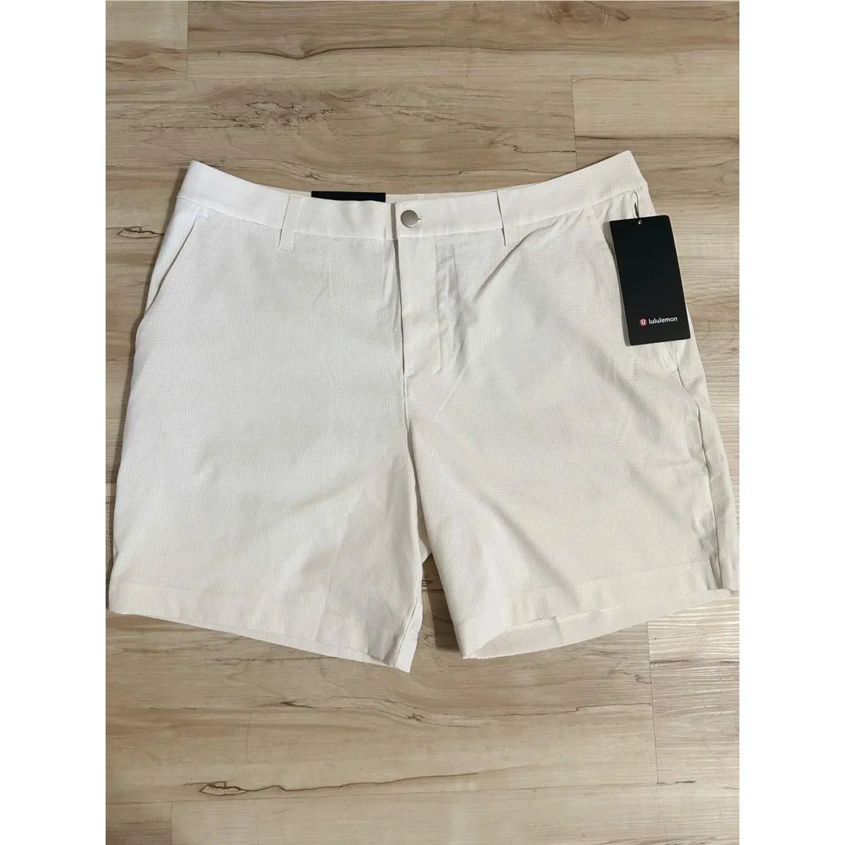 Lululemon Abc Classic-fit Short 7 Wovenair in Bone Men`s Size 36