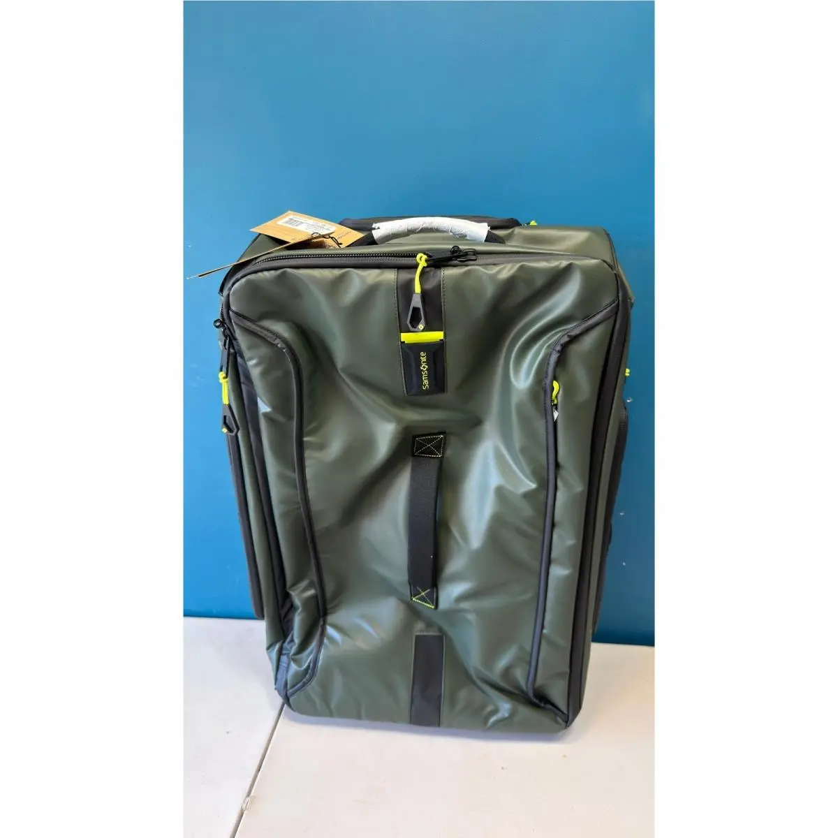 Paradiver Light 67/24 Wheeled Duffle Bag Jungle Green 157003-1466 by Samsonite