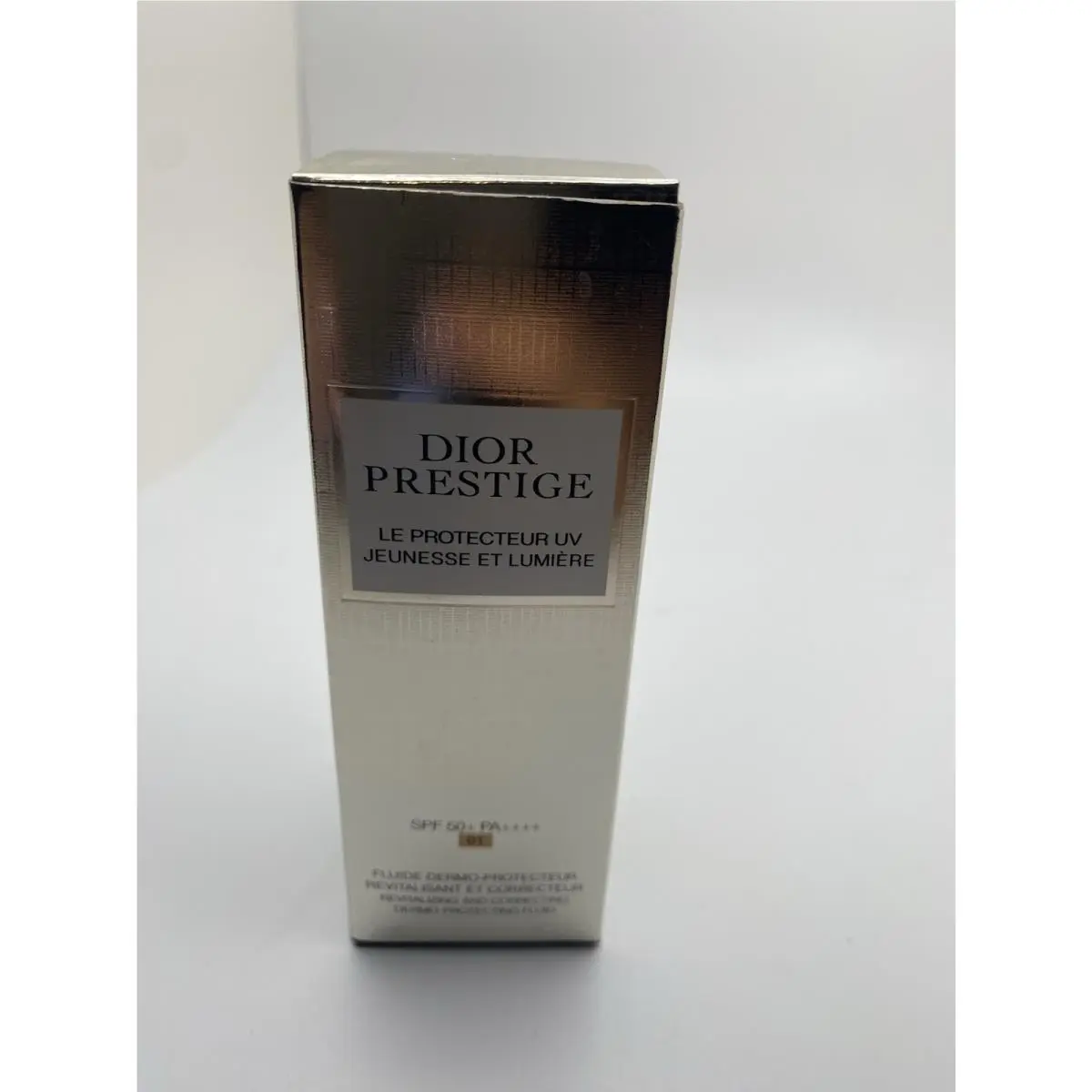 Dior Prestige Le Protecteur UV Jeunesse ET Lumiere - Spf50 -01- Medium - Box