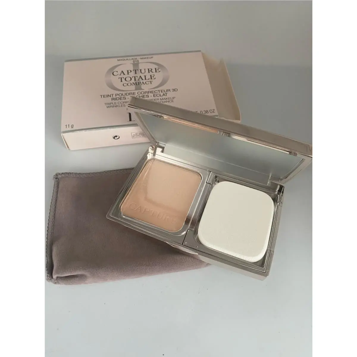 Dior Capture Totale Compact Triple Correcting Powder Makeup -010 Ivory