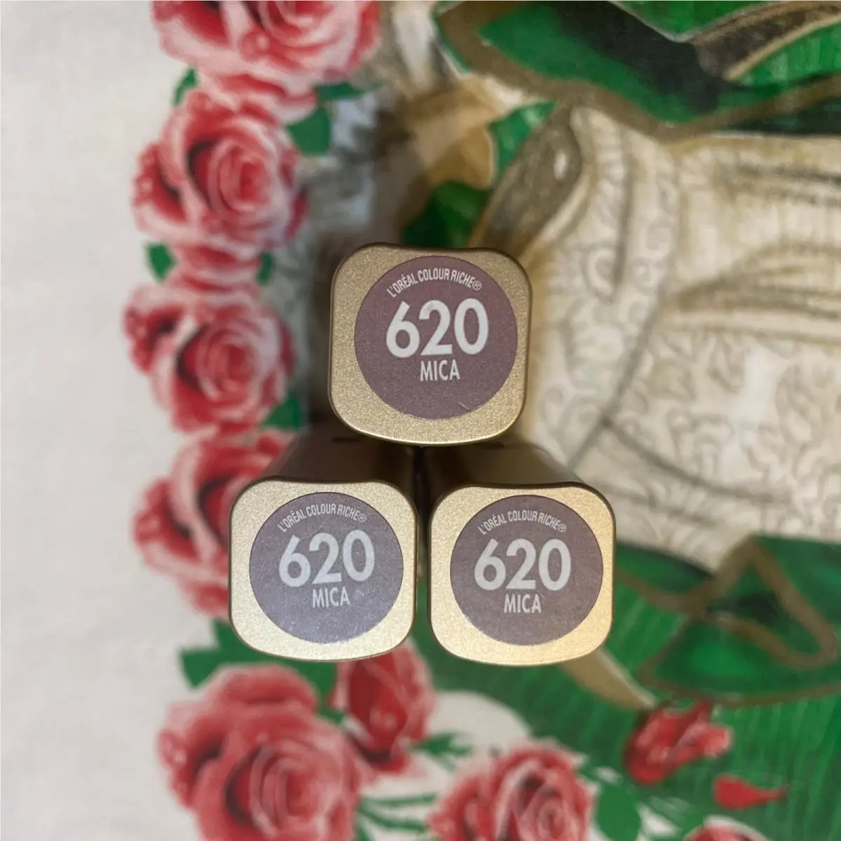 3 Loreal Paris Colour Riche Lipstick 620 Mica Brushed Gold Tube