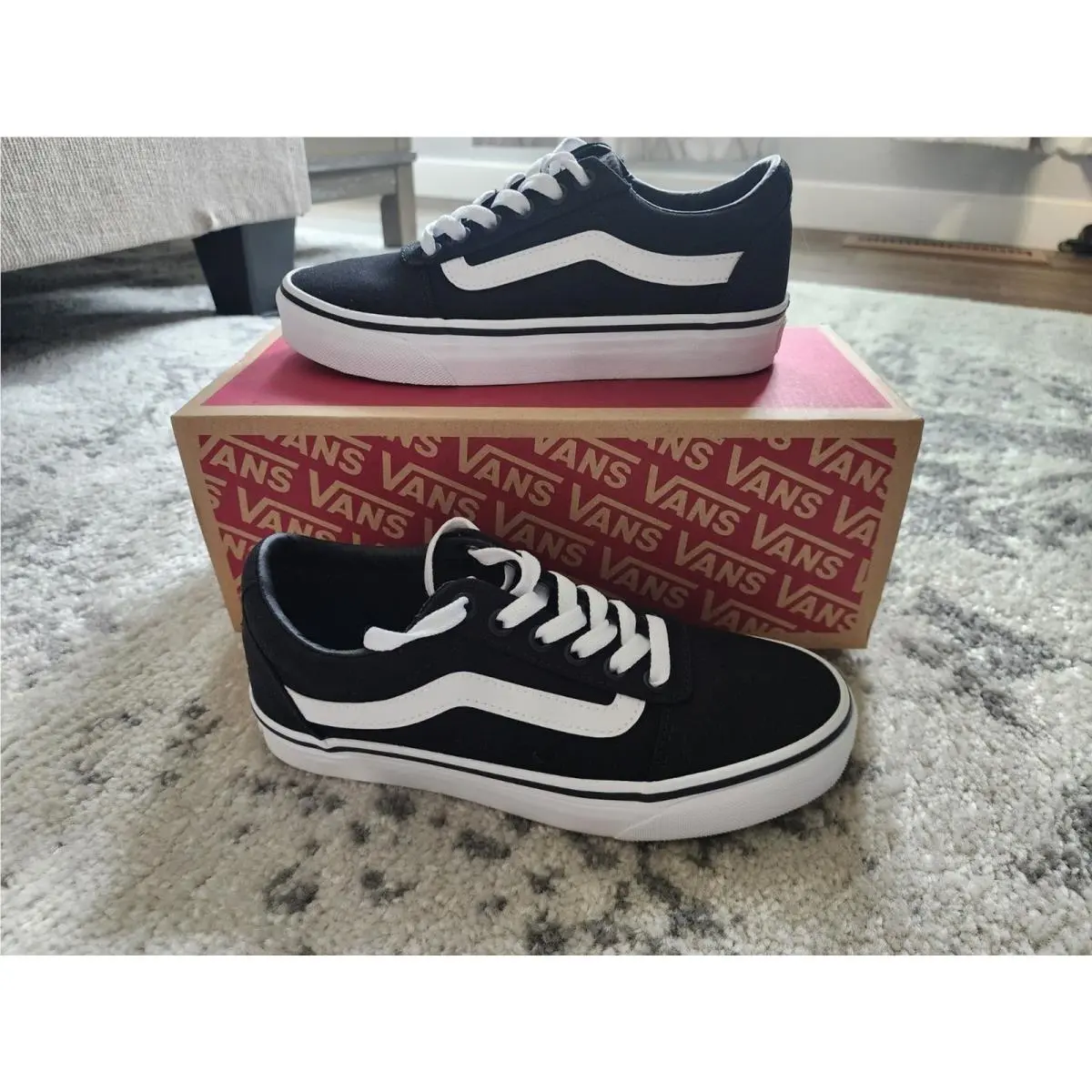Vans Ward Canvas Black White Women`s Size 6 Shoes Classic Sneakers VN0A3IUN187