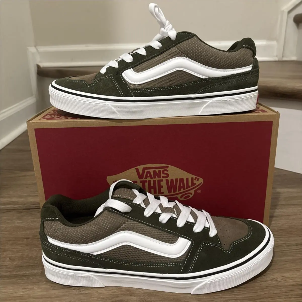 Vans Caldrone Embossed Side Wall Grape Leaf Men’s Sneakers VN000CXZ50K Sz 10.5