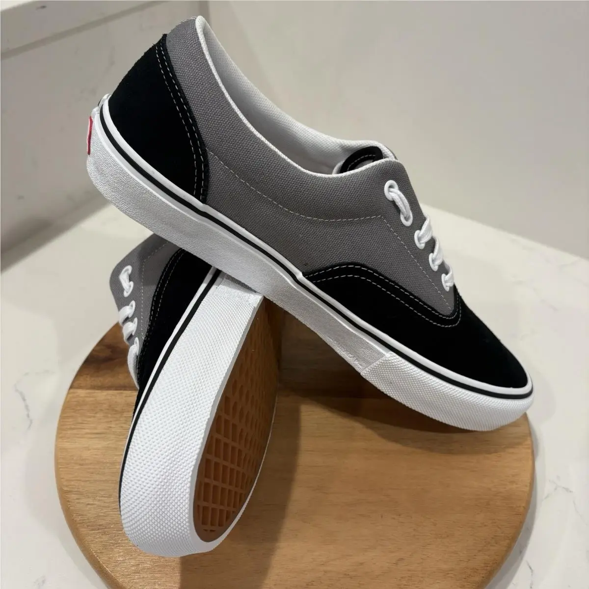 Vans Shoes Mens 10.5 Skate Era Sneakers Black Gray White Popcush Canvas Low Top
