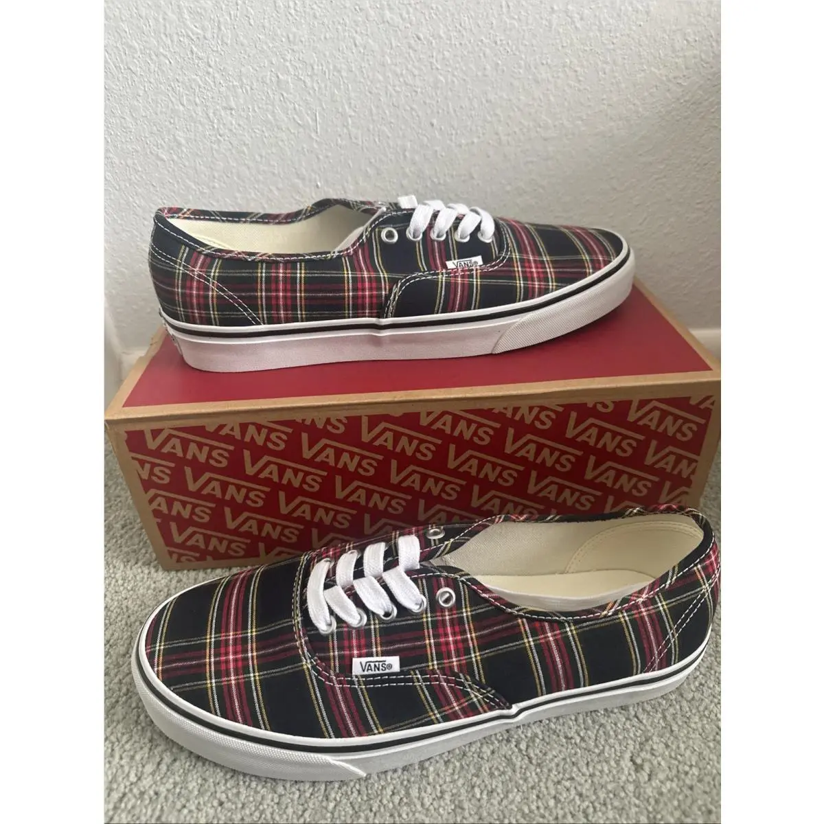 Vans Authentic Shoes Mens 10.5 Black Red White Plaid Hunting Limited VN000EGABX9