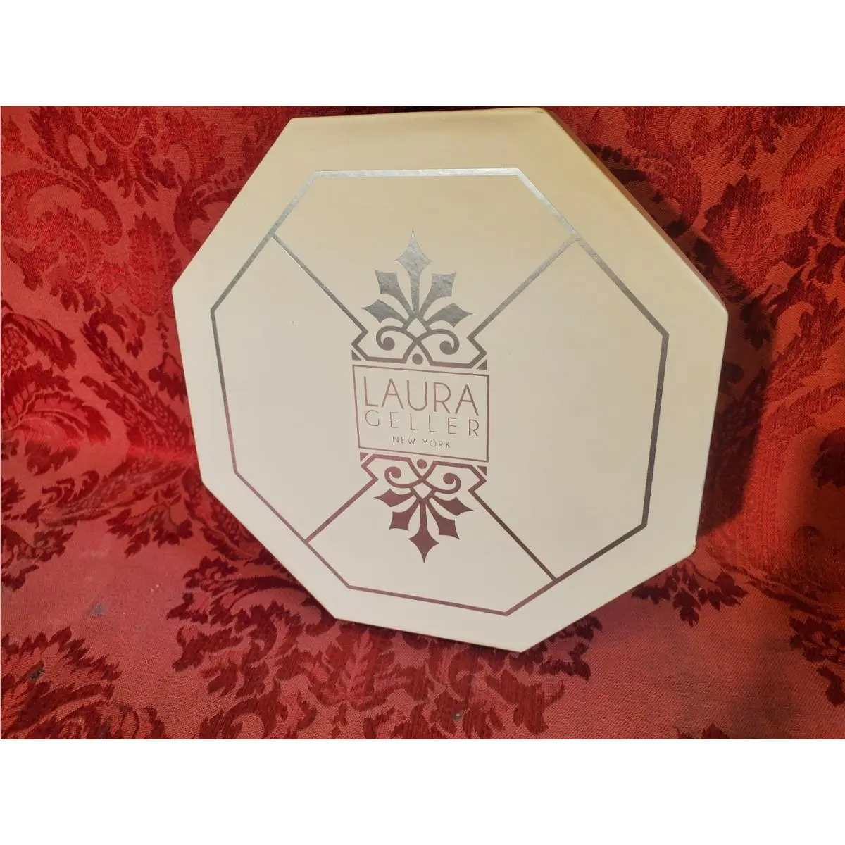 Laura Geller York - 31 Days OF Holiday - 31 Eye Shadow Shades